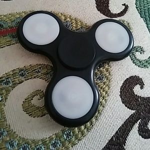 Fidget spinner